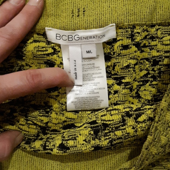 BCBG Generation Bandage Pencil Skirt. Size M/L - Picture 2 of 4